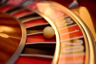 Money Train live-dealer table on iptogel mobile interface